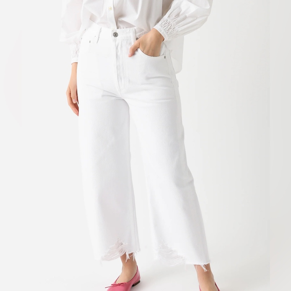 Zara white straight-fit jeans distressed, raw hem women’s size 14